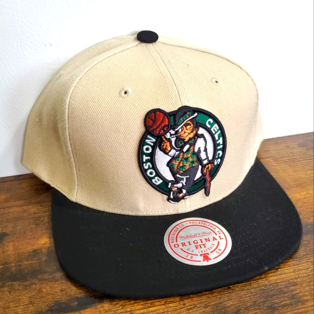 Boston Celtics Mitchell & Ness Two Tone Cream & Black Snapback Hat